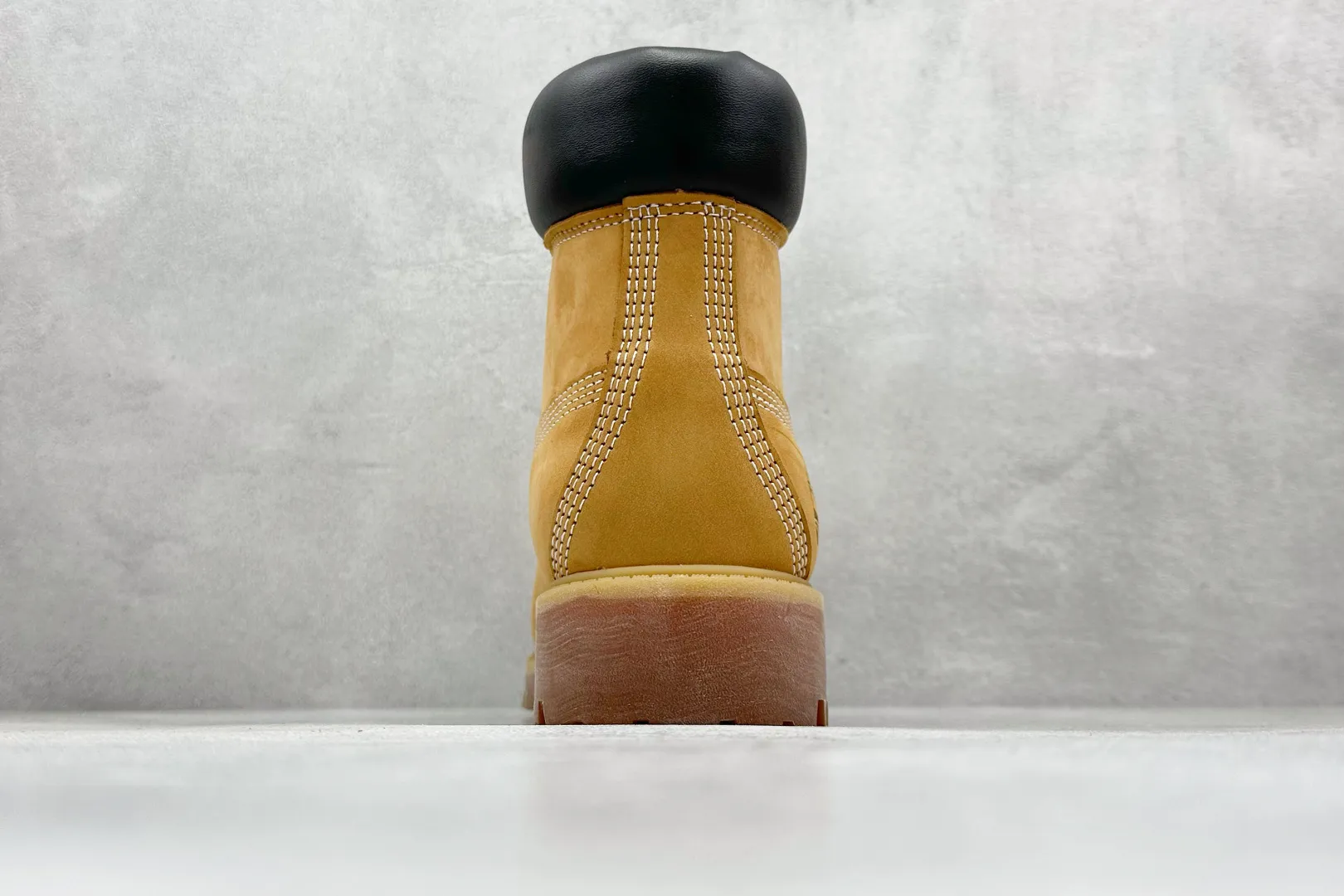 🐲💰 760 terminal store Top chip Timberland/Timberland outdoor mid-cut casual rhubarb boots series Guangdong factory quality Original box original packaging The fabric is made of Italian 🇮🇹 top frosted fine-grained cowhide with anti-odor and anti-corrosion genuine leather latex insoles to give you a perfect wearing experience High-quality and durable A must-have for sportsmen Specially designed to treat those who are not handsome High-quality feet feel first-class Size: 35.5-45 (leather shoe size)